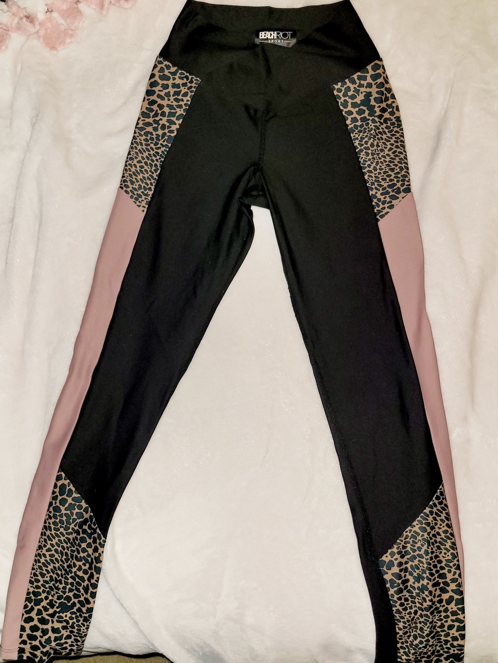Beach Riot Black Leggings V-cut Front with Mauve Panels and Leopard Print